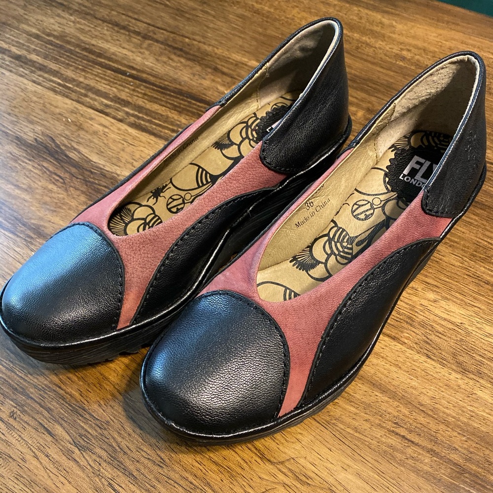 Fly London Wedge Pump